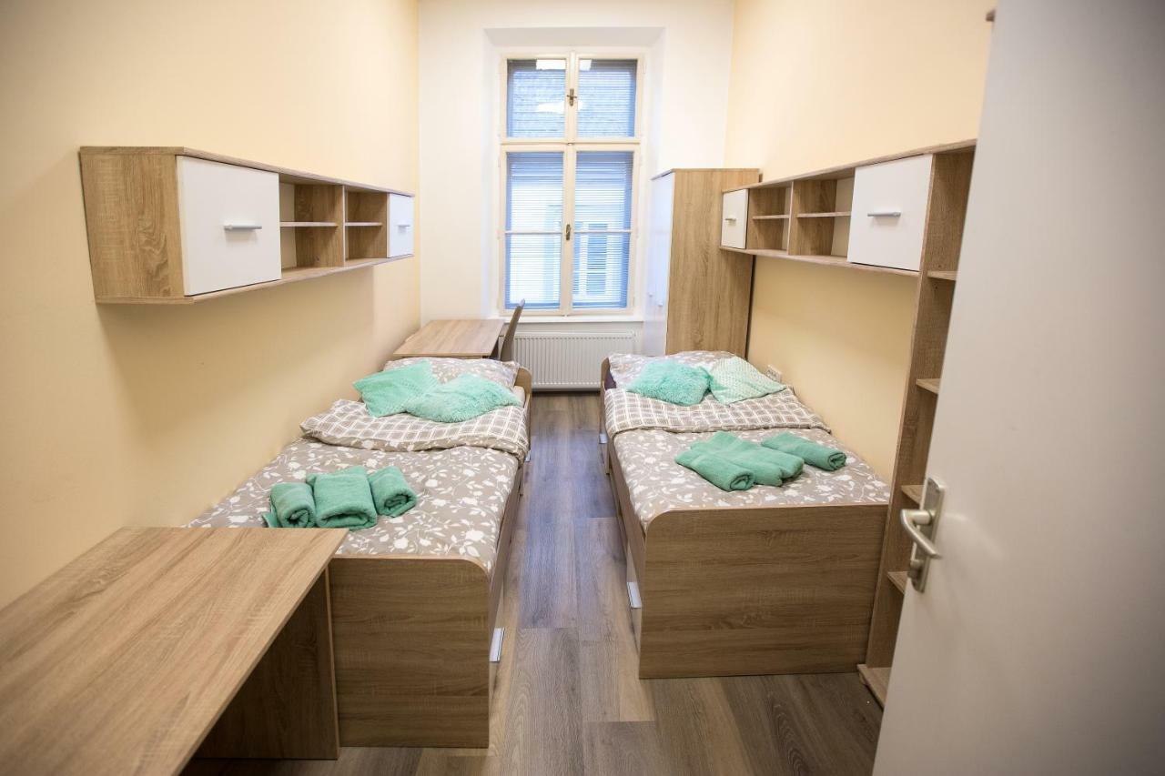 Minidorm Rooms In Heart Of City Center Maribor Bagian luar foto