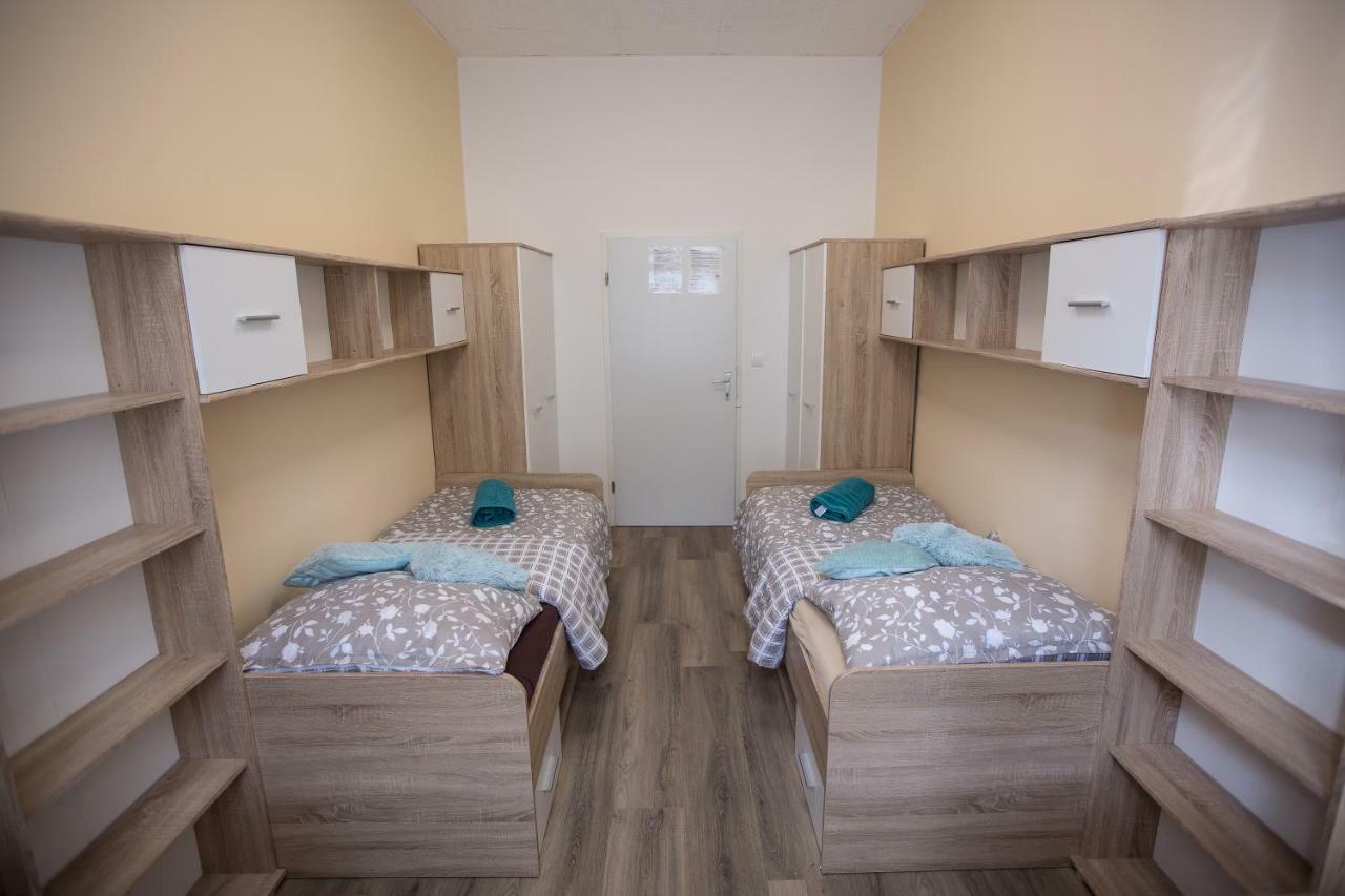 Minidorm Rooms In Heart Of City Center Maribor Bagian luar foto