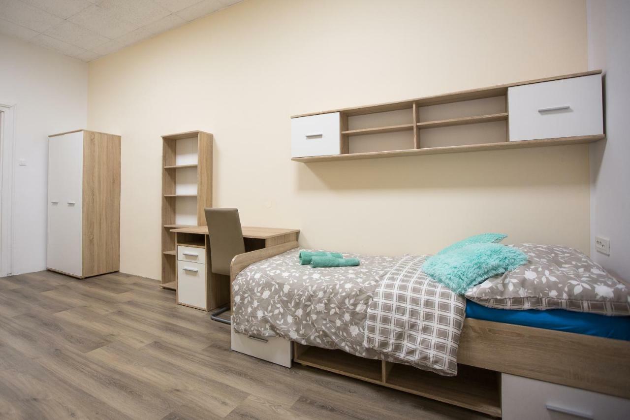 Minidorm Rooms In Heart Of City Center Maribor Bagian luar foto