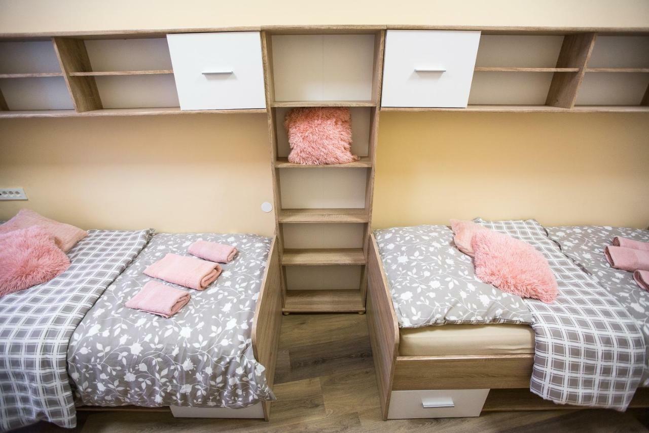 Minidorm Rooms In Heart Of City Center Maribor Bagian luar foto