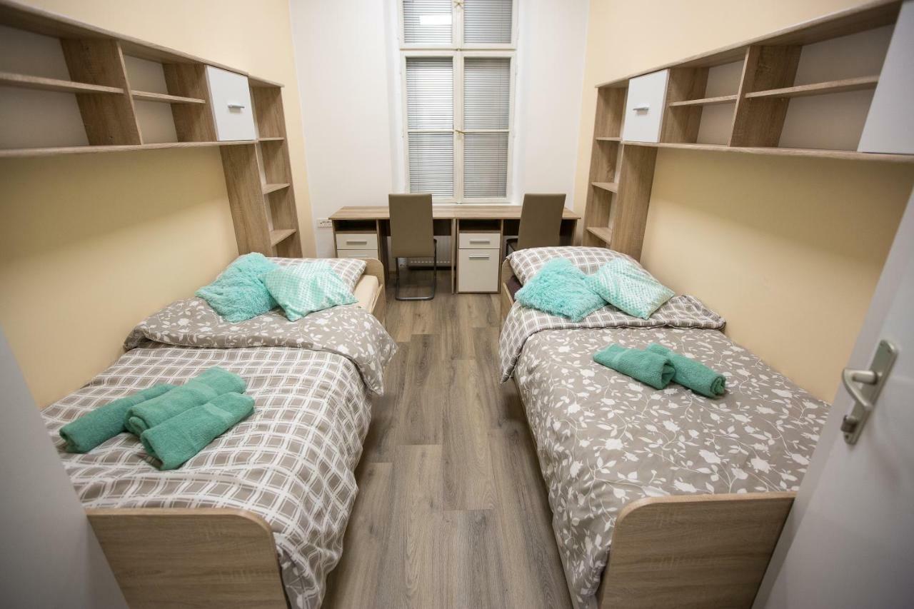 Minidorm Rooms In Heart Of City Center Maribor Bagian luar foto
